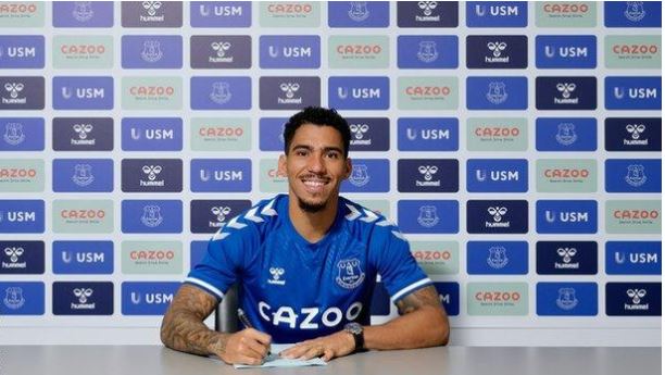 Allan Joins Everton From Napoli