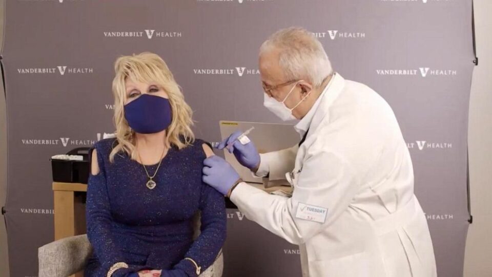 Dolly Parton Gets Covid-19 Vaccination