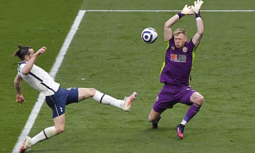 Bale Scores Hat-Trick In Spurs' Win
